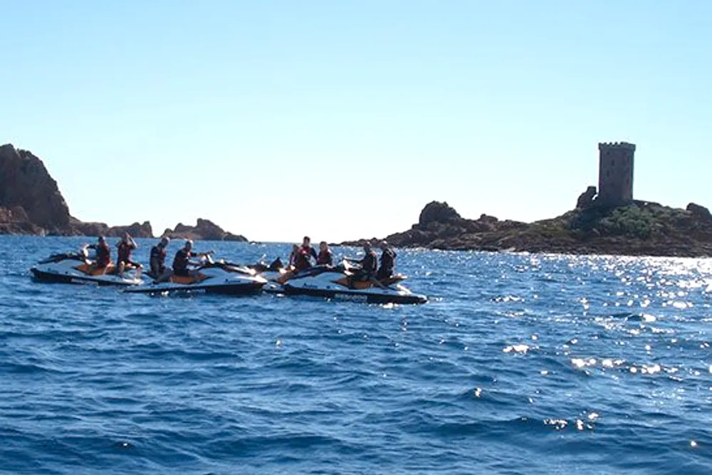 Jet ski, randonnée cannes et îles de lérins au départ du Port de Saint-Aygulf